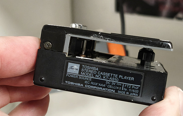 Walkman menší než kazeta: inženýrskému zázraku od Toshiby je 42 let