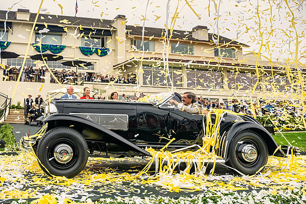Automobilové orgie v Pebble Beach. Vzácný Duesenberg ovládl americký svátek aut