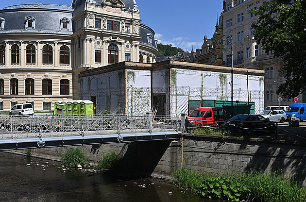 Zchátralý rašelinový pavilon u Císařských lázní má naději na záchranu