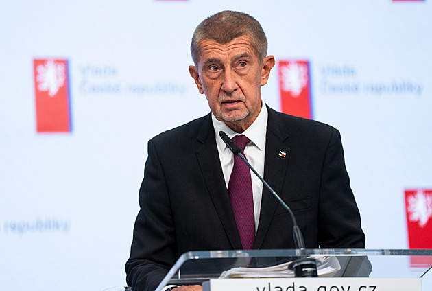 Babiš neví, jakým tempem porostou výdaje na obranu. Uznal nutnost plnit závazky