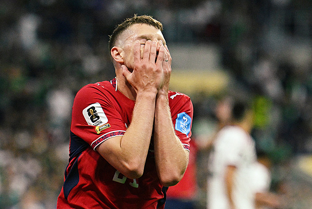 Douděra se chystá ze Slavie na cestu do Ameriky. Odsune Buchu z okraje?