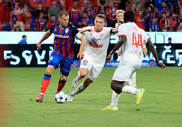 Rána pro Plzeň. Vydra s Jemelkou jsou po operaci, chybět budou několik týdnů