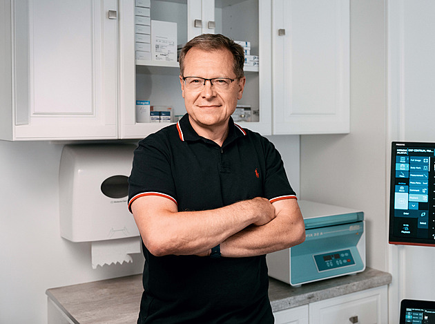 Trenéři tlačí na výkon, prevenci upozaďují. Potíže s klouby pak mají i děti, líčí ortoped