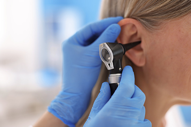 Preventivní prohlídky sluchu budou povinné. Češi nedoslýchavost podceňují