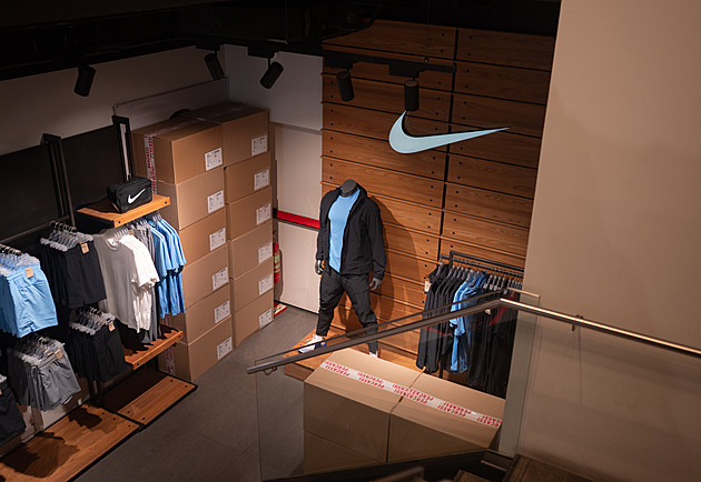 Nike opouští elitní akciový index a pracuje na změnách. Jde to ale pomalu