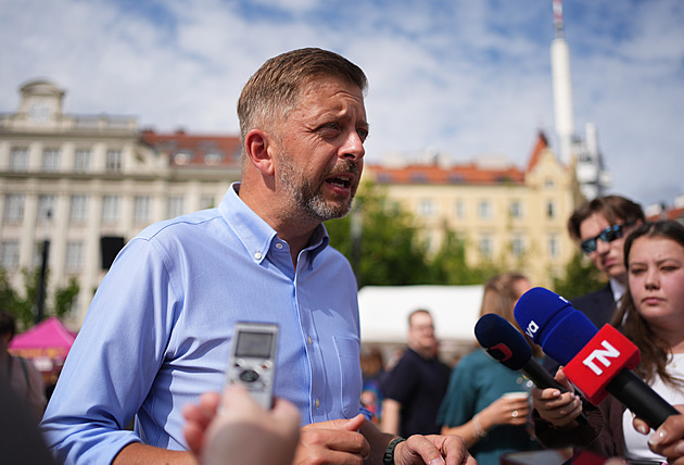 Starostové opět před ODS a Motoristé mimo Sněmovnu, ukázal nový průzkum