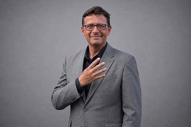 Dobré bydlo mě nepálí, říká kandidát na starostu Rudné. A slibuje vyřešit zápach