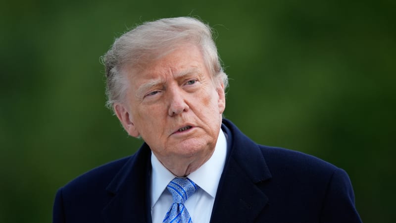 Popravte ho, rozhodl Trump. Armádního psychiatra a vraha 13 lidí zastřelí popravčí četa