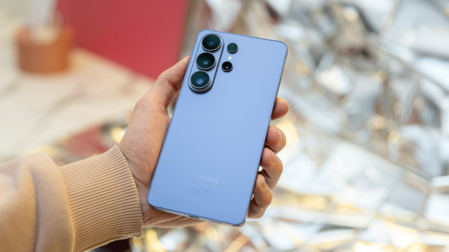 Samsung očekává další rekordní čtvrtletí. Mobilní divize ale skomírá