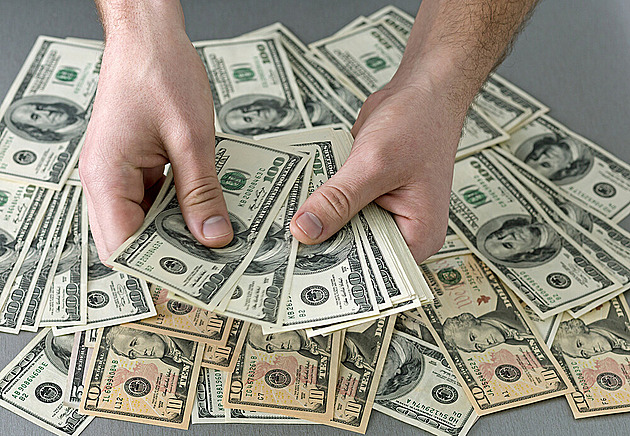 Bohatí ujíždějí zbytku Ameriky. Akcie jim přinesly biliony dolarů