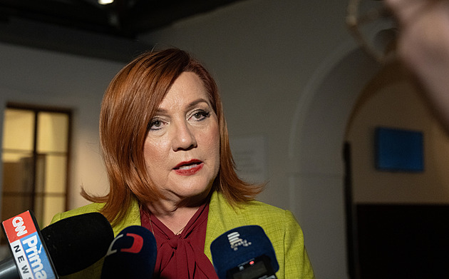 Poslanci mají jednat o návrhu vlády na mimořádnou daň z růstu marží rafinerií