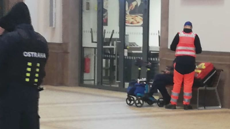 Útočník pobodal muže u plzeňského nádraží. Napadený skončil ve vážném stavu v nemocnici