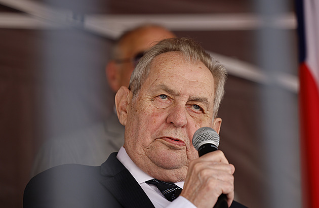 Zeman, Ondra i kníže pornofolku. Čtenáři iDNES.cz vybrali adepty na vyznamenání