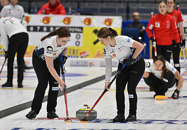 Nevydařený úvod domácího ME. České curlerky nestačily v Ostravě na Švýcarsko